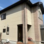 【施工事例】外壁塗装でイメージ一新！ベージュから都会的なグレーのツートンカラーへ